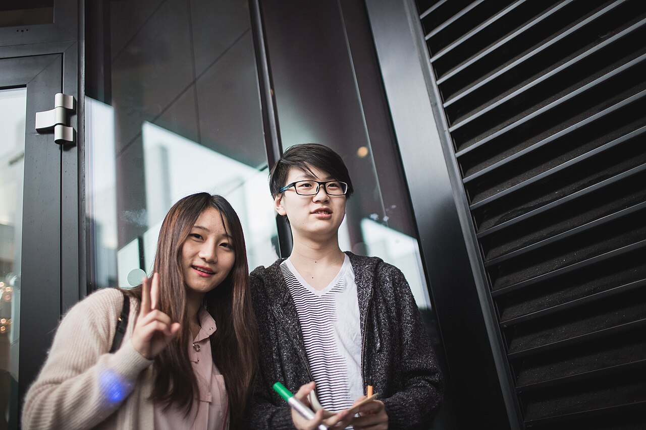 手游电竞的爆发：操作门槛、观赛形态与赞助逻辑的重构